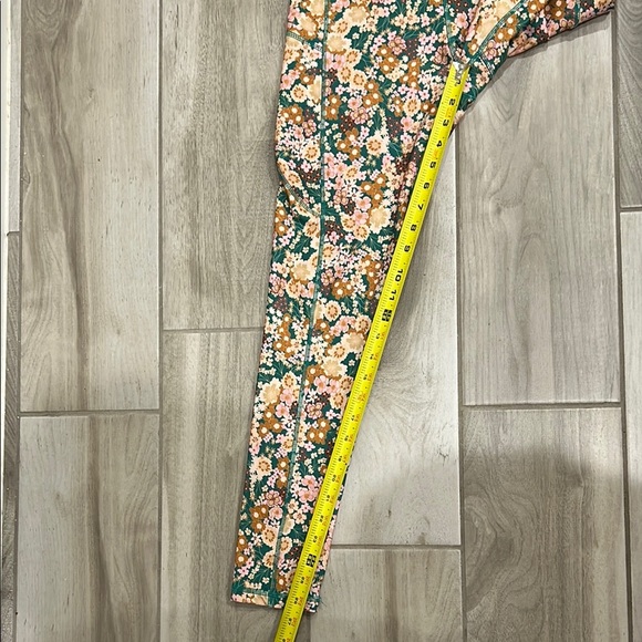 Ebb & Flow Floral Print Women's Leggings - Picture 11 of 11